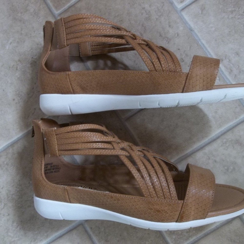 Women's Comfortview Gladiator Sandals ~ New!